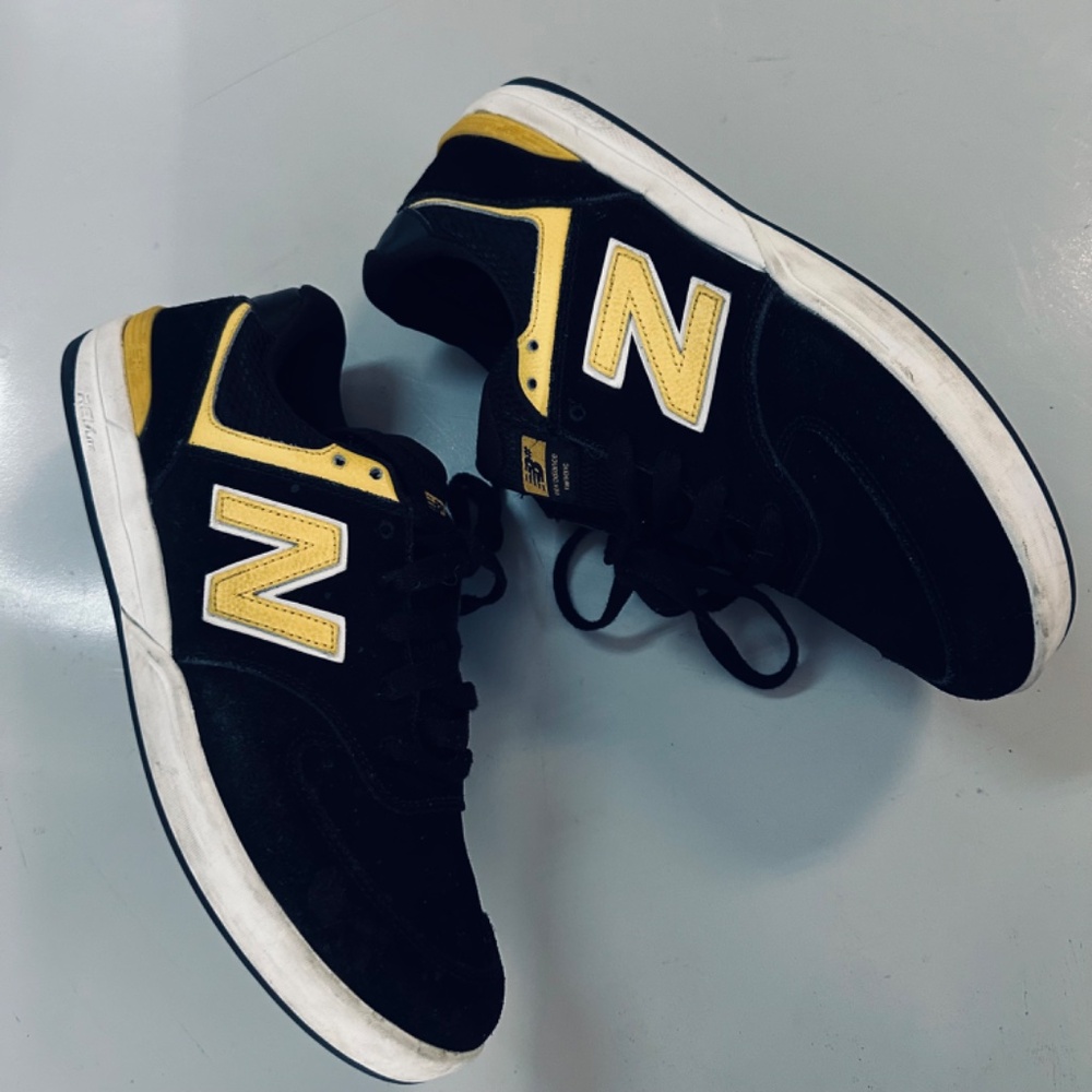 UsedVeryGood_New Balance Suede Black Size 10.5 - Picture 2 of 11